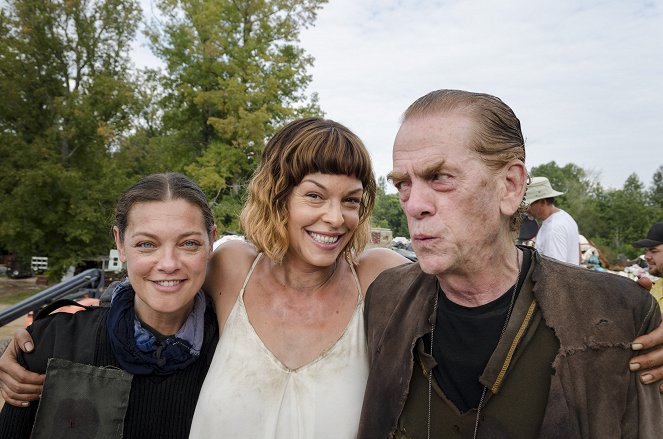 Los muertos - Los perdidos y los saqueadores - Del rodaje - Sabrina Gennarino, Pollyanna McIntosh, Thomas Francis Murphy