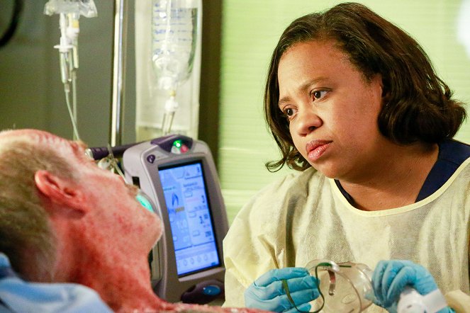 Grey's Anatomy - Things We Lost in the Fire - Photos - Chandra Wilson