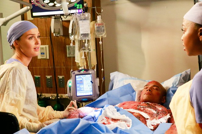 Grey's Anatomy - Things We Lost in the Fire - Photos - Camilla Luddington