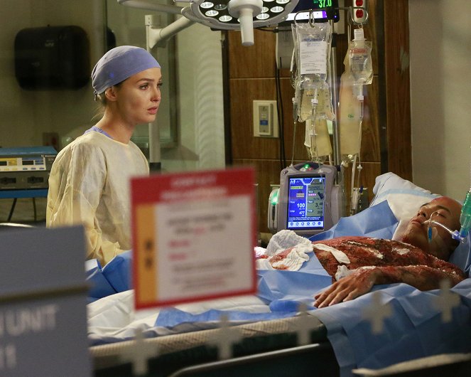 Grey's Anatomy - Things We Lost in the Fire - Van film - Camilla Luddington