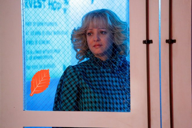 The Goldbergs - You Opened the Door - Photos - Wendi McLendon-Covey