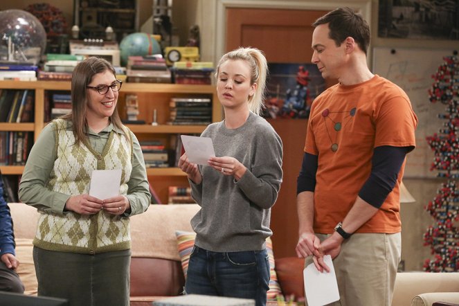 The Big Bang Theory - The Athenaeum Allocation - Van film - Mayim Bialik, Kaley Cuoco, Jim Parsons