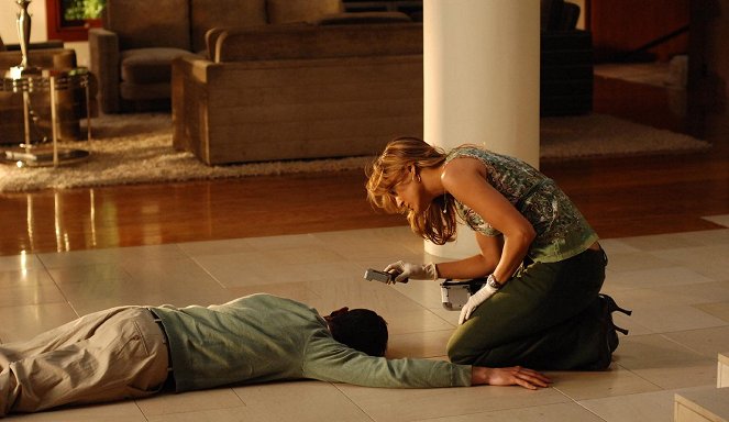 CSI: Miami - Broken Home - Van film - Eva LaRue