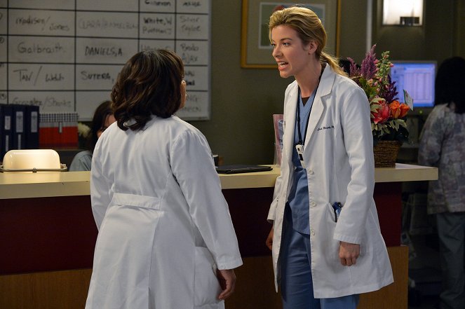 Grey's Anatomy - Die jungen Ärzte - Season 10 - Aprils großer Tag - Filmfotos - Tessa Ferrer