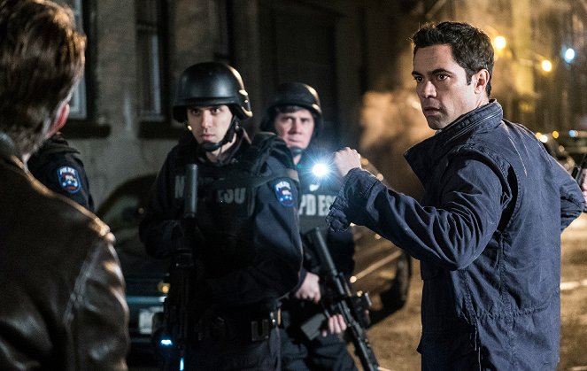 Law & Order: Special Victims Unit - Parent's Nightmare - Photos - Danny Pino