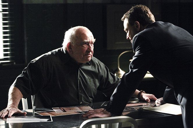 CSI: Kryminalne zagadki Nowego Jorku - Season 5 - Jorcajt - Z filmu - Edward Asner, Gary Sinise