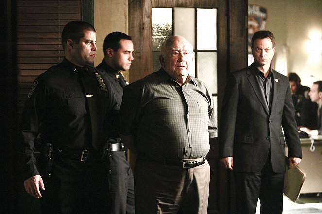 CSI: NY - Season 5 - Yahrzeit - Photos - Edward Asner, Gary Sinise