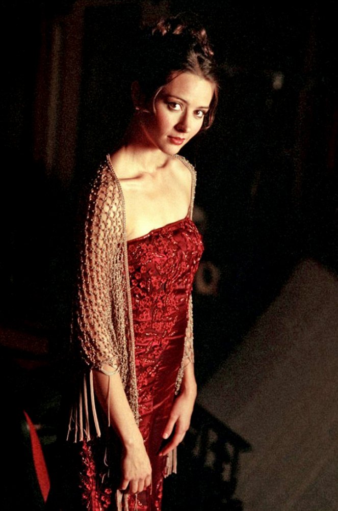 Angel - Waiting in the Wings - Promoción - Amy Acker