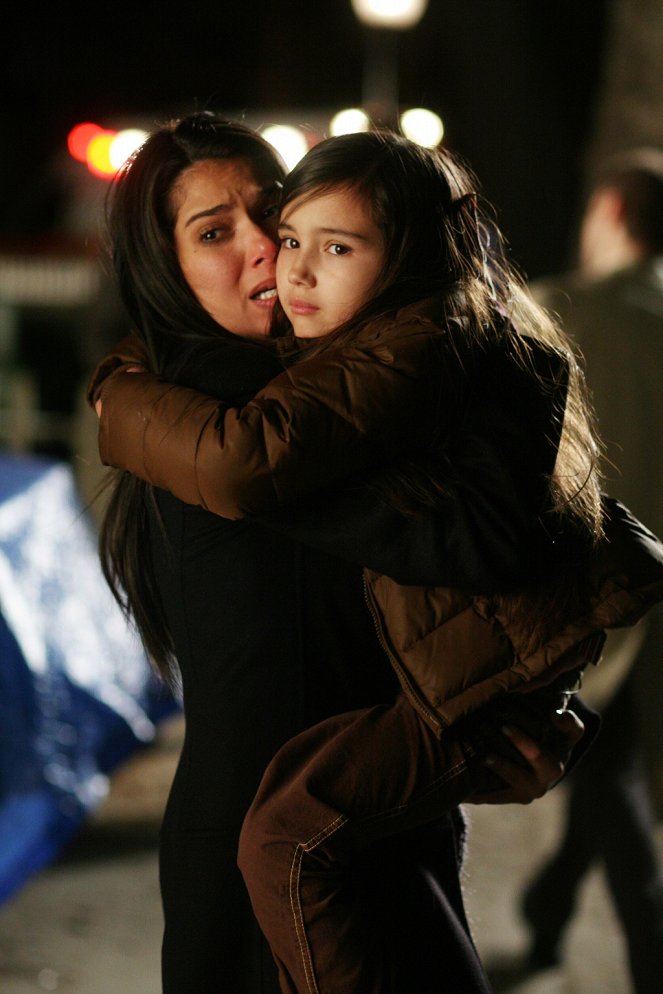 Without a Trace - Season 5 - Without You - Photos - Roselyn Sanchez