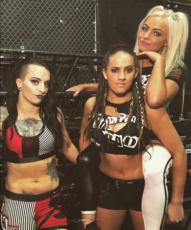 WWE Fastlane - Z realizacji - Dori Prange, Sarah Bridges, Gionna Daddio