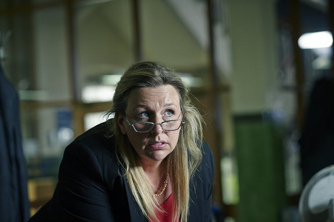 No Offence - Episode 1 - Photos - Hannah Walters