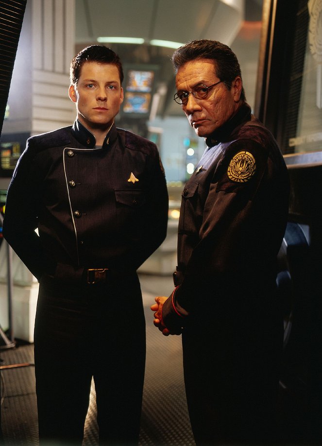Hviezdna loď Galactica - Promo - Jamie Bamber, Edward James Olmos