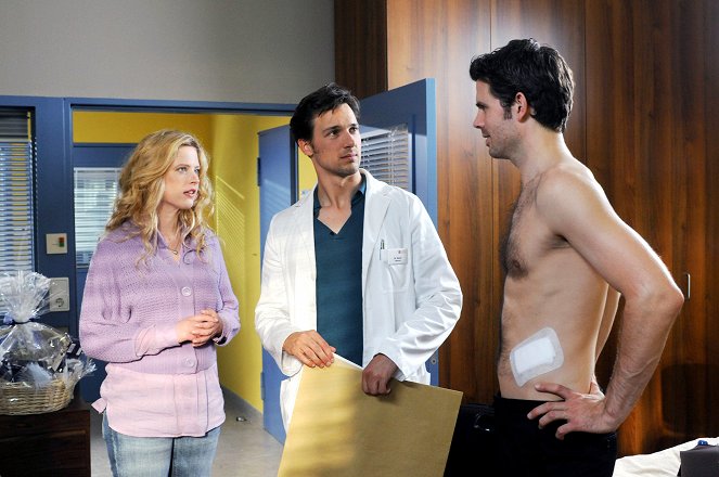 Doctor's Diary - Männer sind die beste Medizin - Season 2 - Sauerei: Millionär will mein Herz stehlen - Photos - Diana Amft, Florian David Fitz, Steffen Groth