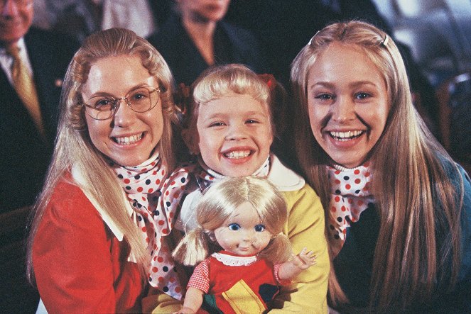 Die Brady Family im Weißen Haus - Werbefoto - Ashley Eckstein, Sofia Vassilieva, Autumn Reeser