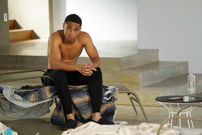 Famous in Love - Photos - Keith Powers