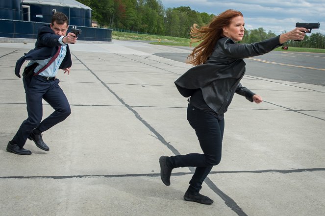 Unforgettable - Season 4 - Besuch aus der Vergangenheit - Filmfotos - Dylan Walsh, Poppy Montgomery