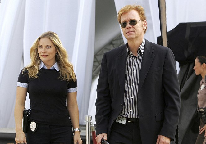 CSI: Miami - Season 6 - Chain Reaction - Photos - Emily Procter, David Caruso