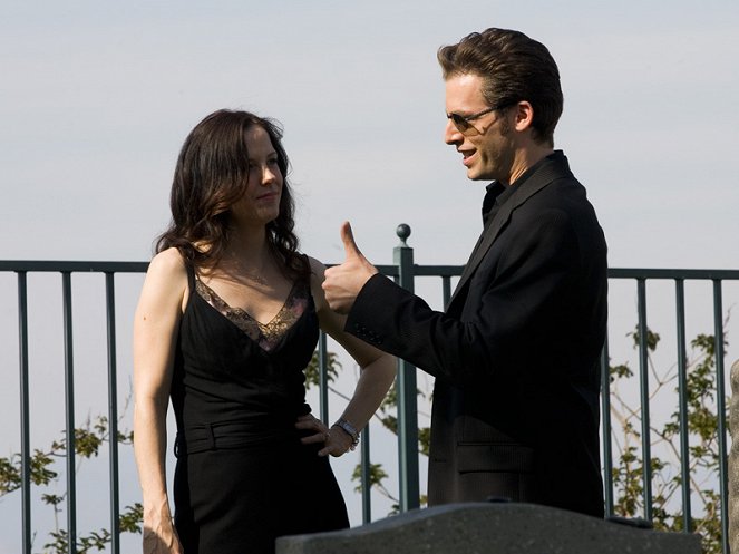Weeds - The Punishment Light - Photos - Mary-Louise Parker, Justin Kirk