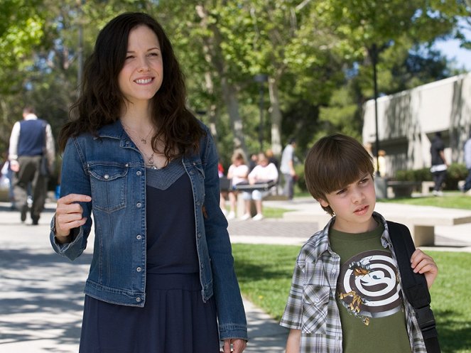Weeds - The Punishment Lighter - Photos - Mary-Louise Parker, Alexander Gould