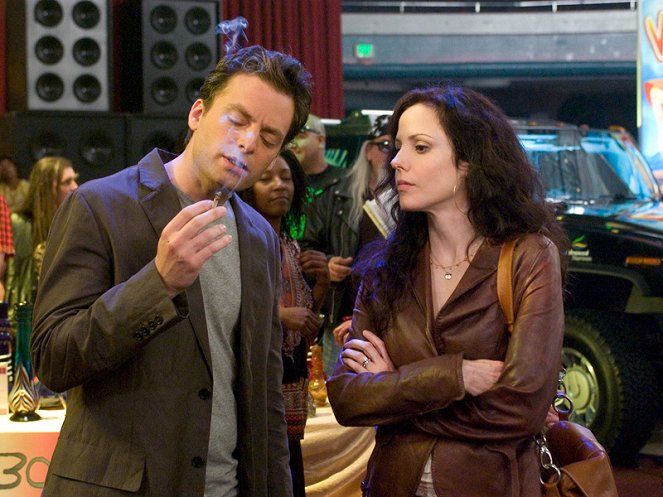 Weeds - Season 2 - Cooking with Jesus - Photos - Justin Kirk, Mary-Louise Parker