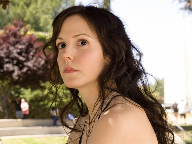 Weeds - Shit Highway - Photos - Mary-Louise Parker