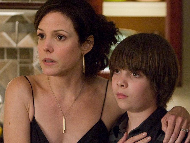 Weeds - Go - Photos - Mary-Louise Parker, Alexander Gould