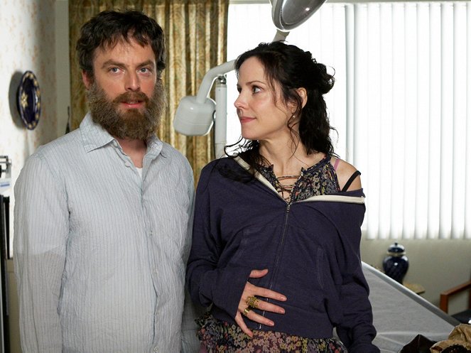Weeds - Season 5 - Where the Sidewalk Ends - Photos - Justin Kirk, Mary-Louise Parker