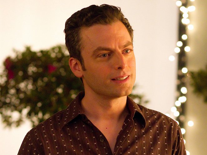 Weeds - Season 7 - A Hole in Her Niqab - Photos - Justin Kirk