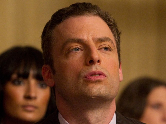 Weeds - Season 7 - Do Her/Don't Do Her - Photos - Justin Kirk
