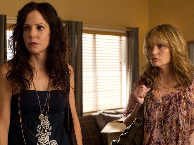 Weeds - Do Her/Don't Do Her - Photos - Mary-Louise Parker, Jennifer Jason Leigh