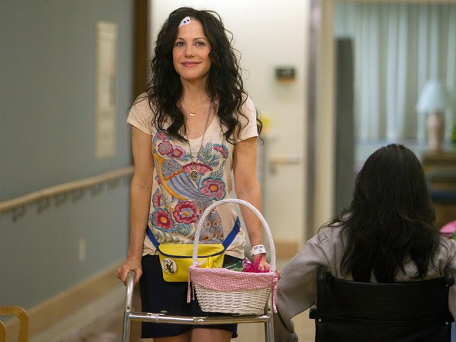 Weeds - A Beam of Sunshine - Photos - Mary-Louise Parker