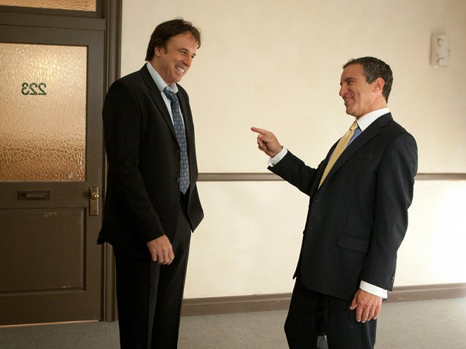 Weeds - Season 8 - See Blue and Smell Cheese and Die - Photos - Kevin Nealon