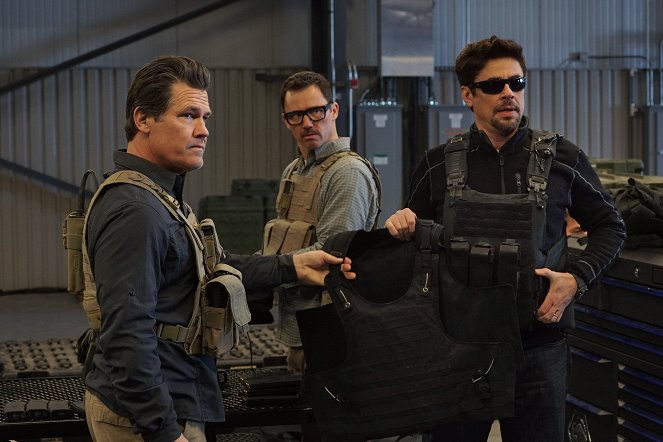 Sicario : La guerre des cartels - Film - Josh Brolin, Jeffrey Donovan, Benicio Del Toro