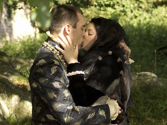 Tudorovci: Sex, moc a intrigy - Zpráva pro císaře - Z filmu - Jonathan Rhys Meyers, Natalie Dormer