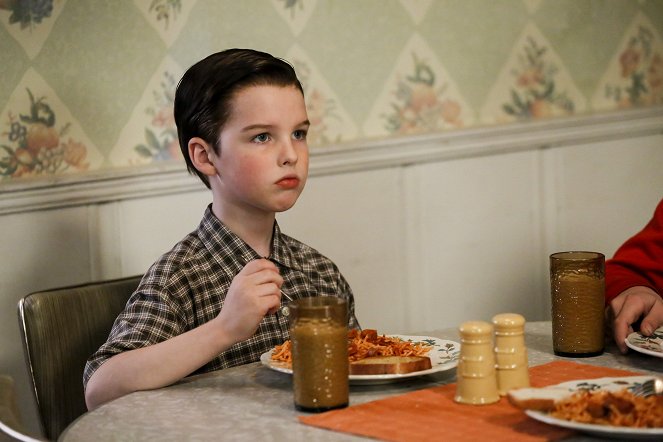 Young Sheldon - A Computer, a Plastic Pony, and a Case of Beer - Kuvat elokuvasta - Iain Armitage
