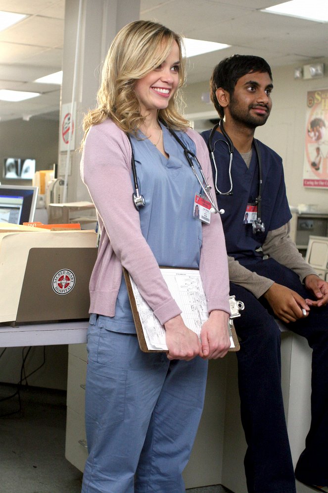 Scrubs - Season 8 - My ABC's - Photos - Betsy Beutler, Aziz Ansari