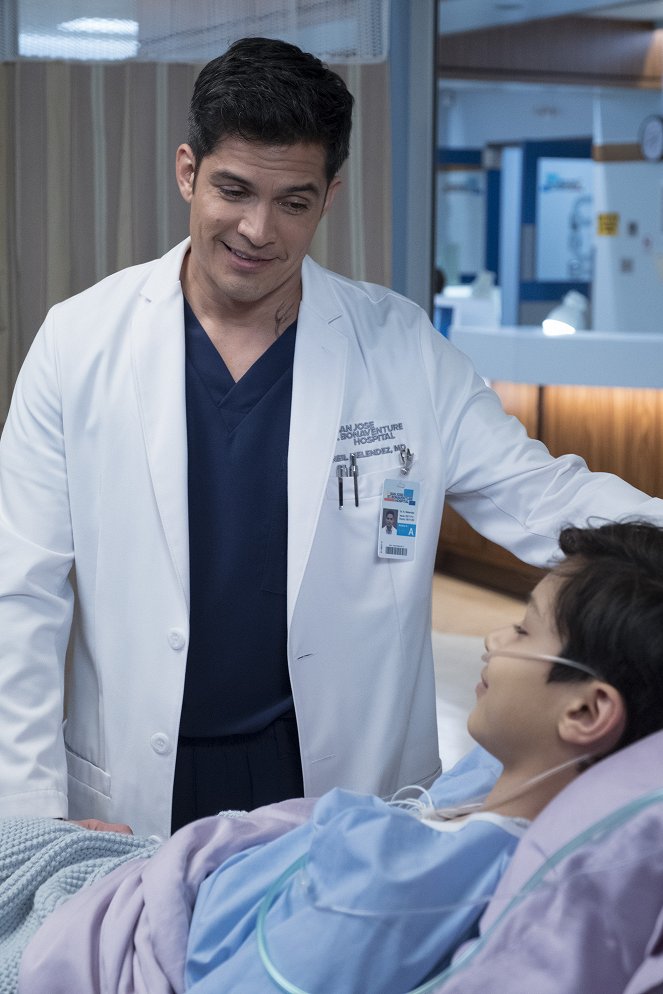 The Good Doctor - Season 1 - Heartfelt - Photos - Nicholas Gonzalez