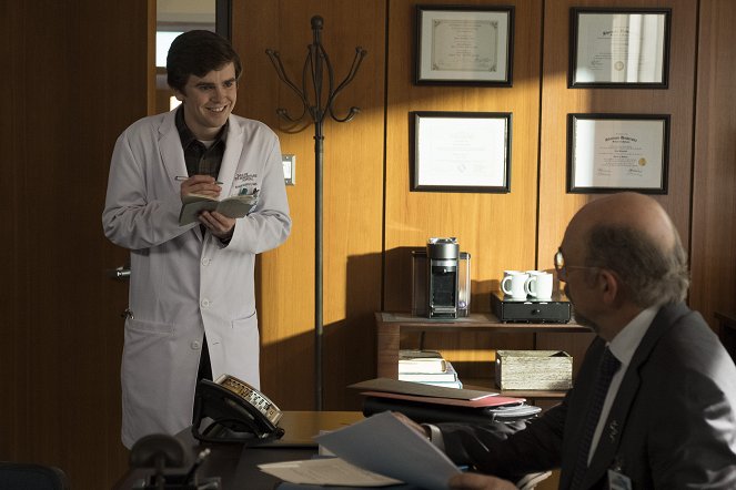 The Good Doctor - Smile - Photos - Freddie Highmore