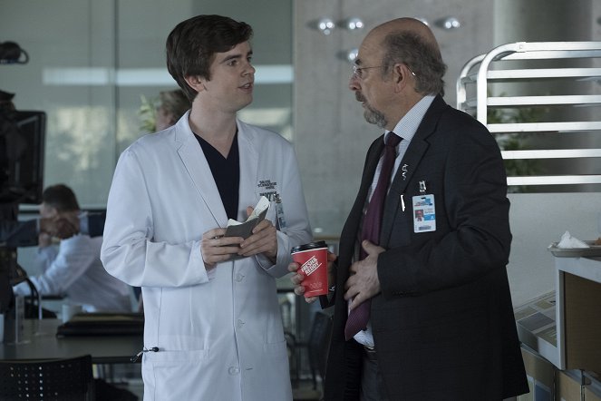 The Good Doctor - Alles nur für ein Lächeln - Filmfotos - Freddie Highmore, Richard Schiff