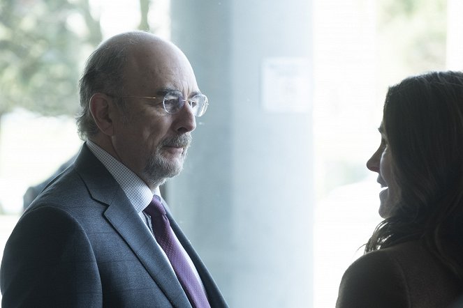 The Good Doctor - Smile - Photos - Richard Schiff