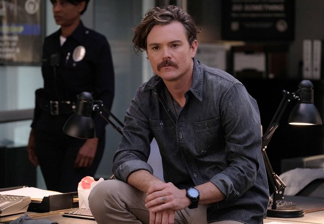 Lethal Weapon - Double Shot of Baileys - Photos - Clayne Crawford