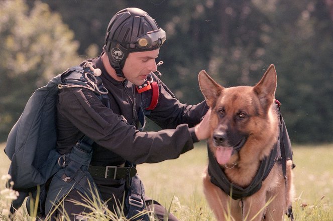 Rex: Un policía diferente - Der Neue - De la película - Gedeon Burkhard, Reginald von Ravenhorst el perro