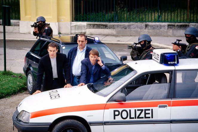 Poliisikoira Rex - Tuhansien kasvojen mies - Kuvat elokuvasta - Gedeon Burkhard, Wolf Bachofner, Heinz Weixelbraun