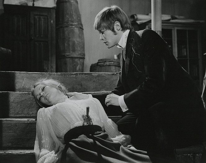 Le Retour de Frankenstein - Film - Veronica Carlson, Simon Ward