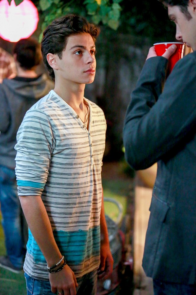 The Fosters - Play - Photos - Jake T. Austin