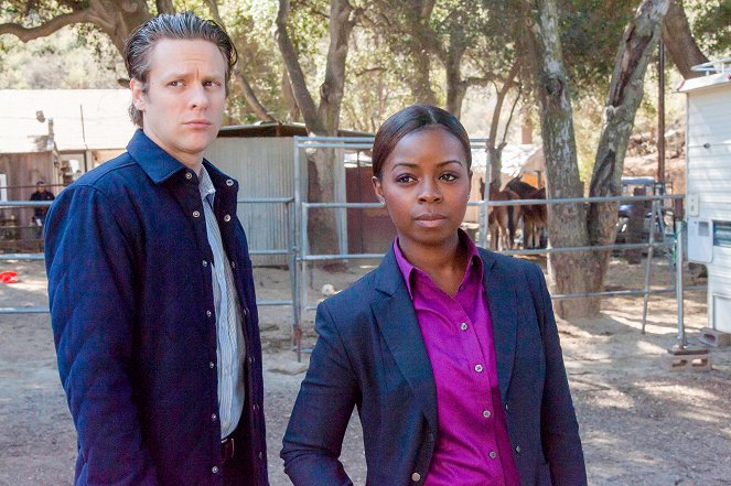 Justified - Peace of Mind - Photos - Jacob Pitts, Erica Tazel