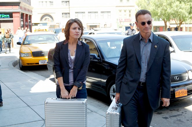 CSI: Nueva York - Season 9 - Misconceptions - De la película - Anna Belknap, Gary Sinise