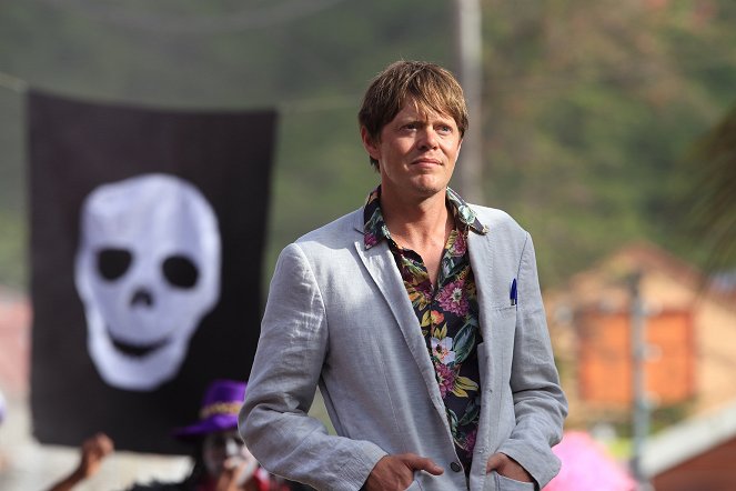 Death in Paradise - Stab in the Dark - Photos - Kris Marshall