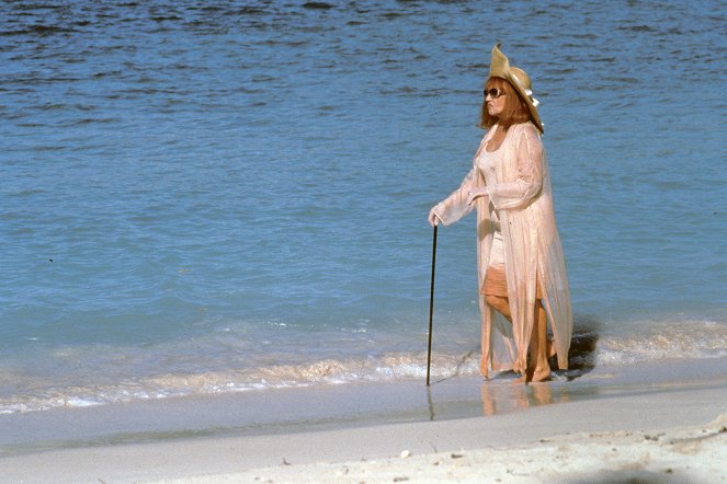 Stará dáma která se procházela v moři - Z filmu
