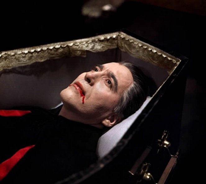 Dracula et les femmes - Film - Christopher Lee